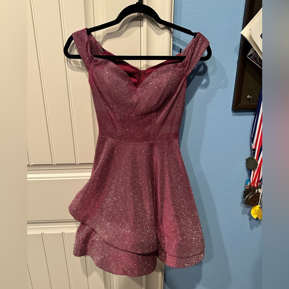Dillards size 4 glittery hot pink dress, formal/party